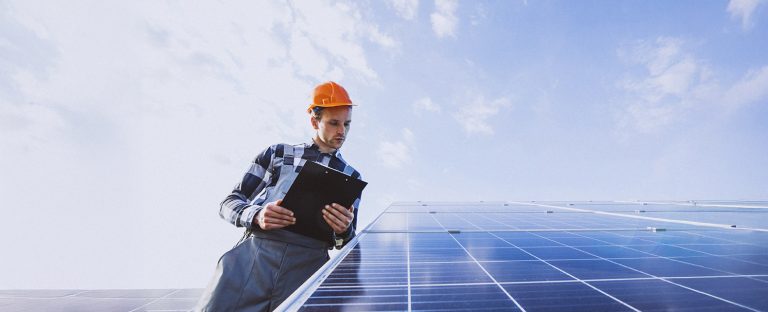 España acelera la tramitación y legalización de instalaciones solares con nuevas medidas administrativas